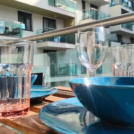 Cozy Near New York Cafe With Balcony, Parking, Ac *