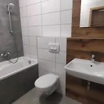 Cozy Near New York Cafe With Balcony, Parking, Ac Lejlighed