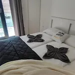 Lejlighed Cozy Near New York Cafe With Balcony, Parking, Ac *