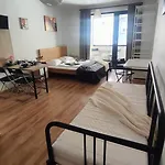 Lejlighed Cozy Near New York Cafe With Balcony, Parking, Ac *