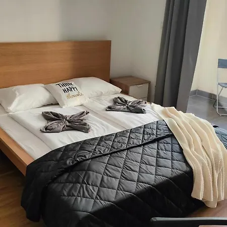 Appartement Cozy Near New York Cafe With Balcony, Parking, Ac
