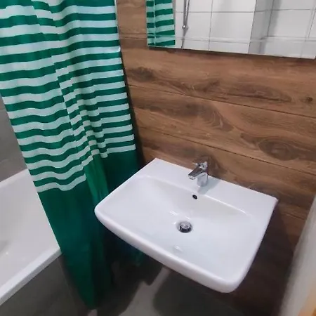 Appartement Cozy Near New York Cafe With Balcony, Parking, Ac