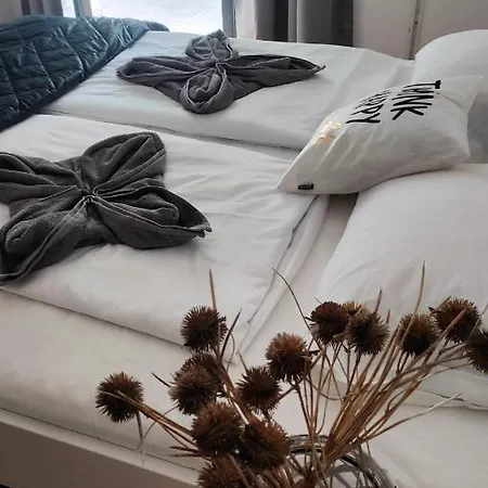 Cozy Near New York Cafe With Balcony, Parking, Ac Appartement