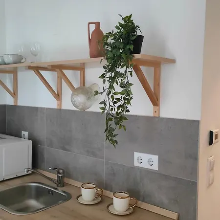 Cozy Near New York Cafe With Balcony, Parking, Ac Appartement *