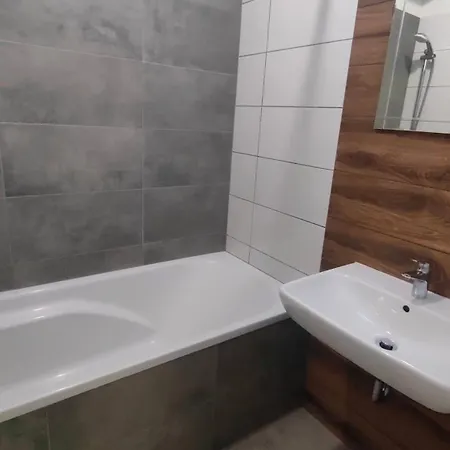 Appartement Cozy Near New York Cafe With Balcony, Parking, Ac