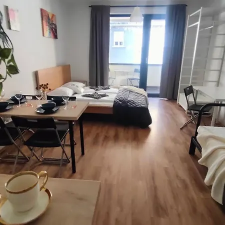 Lejlighed Cozy Near New York Cafe With Balcony, Parking, Ac *
