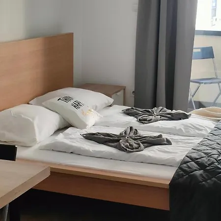 Apartament Cozy Near New York Cafe With Balcony, Parking, Ac Budapeszt