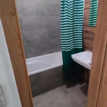Apartament Cozy Near New York Cafe With Balcony, Parking, Ac