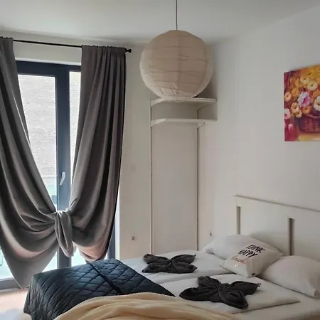 Apartament Cozy Near New York Cafe With Balcony, Parking, Ac *